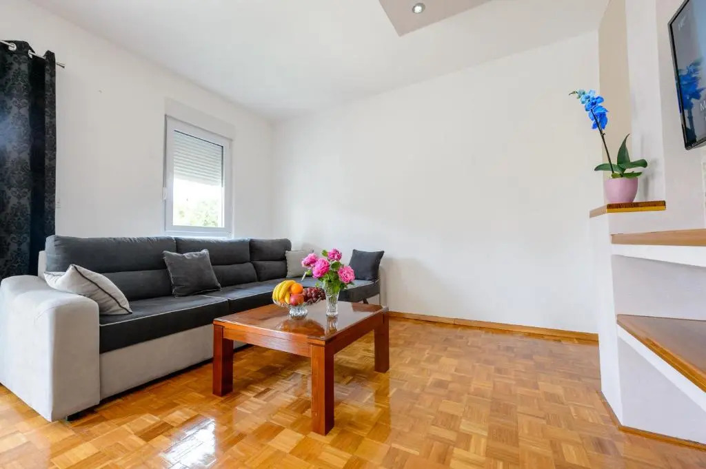 Apartment Ana