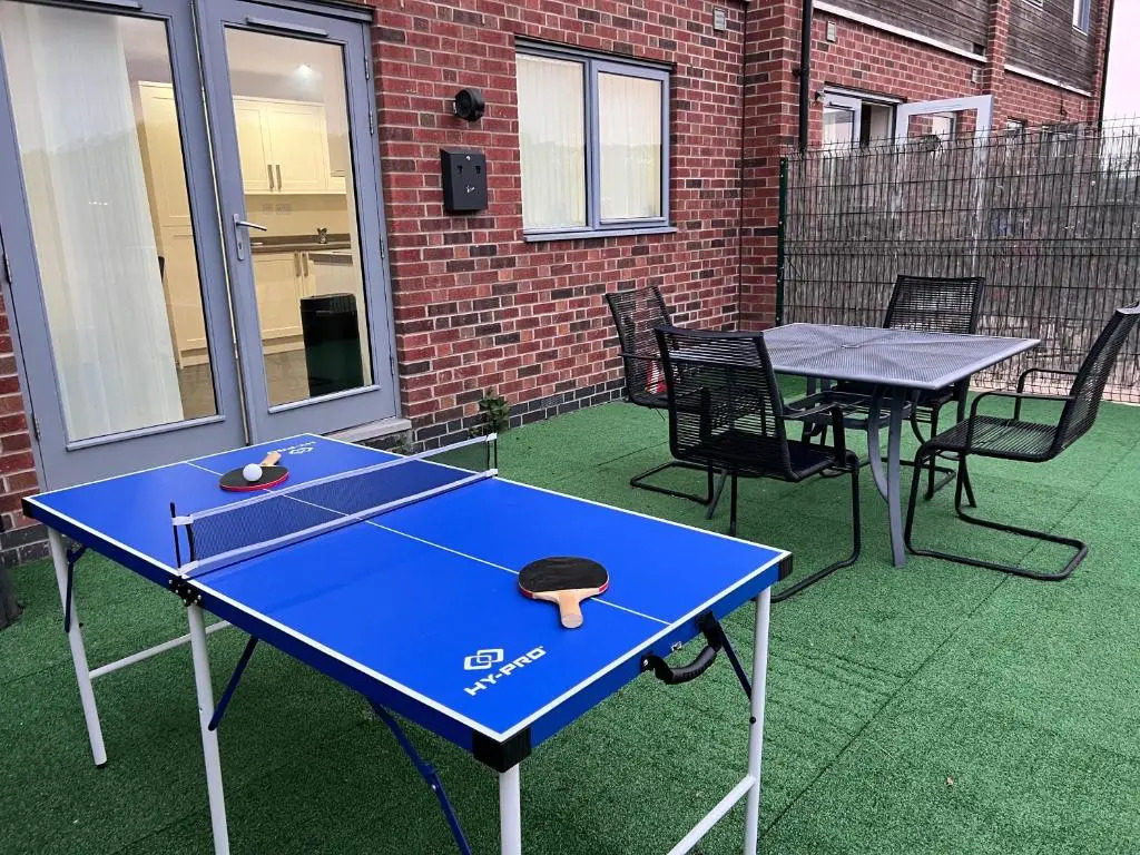 Syster Properties Serviced Accommodation Leicester 5 Bedroom House Glen View