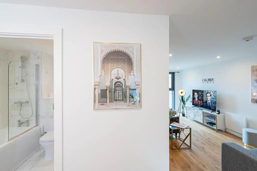 CALIBER STAYS Apartments & Homes - The Nemesis Suite- Two Bedroom Serviced Apartment - City Centre