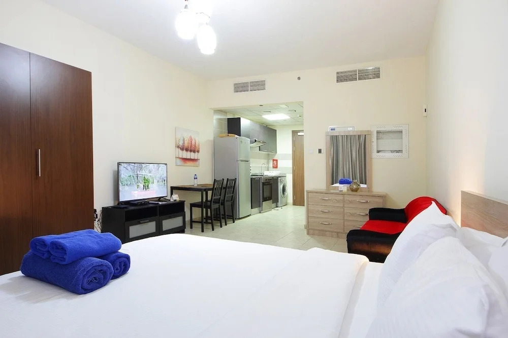 New Arabian Holiday Homes- IMPERIAL JVT