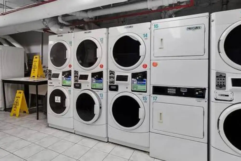 73-208 New 2BR 2bath UWS Doorman Gym
