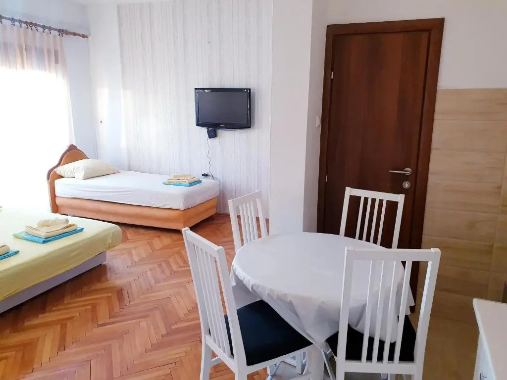 Apartmani I Sobe Milojevic
