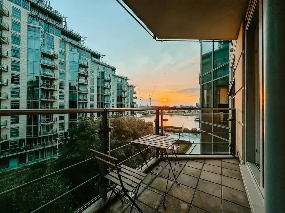 Londonaprt/sleeps6/gym/waterfront/wifi