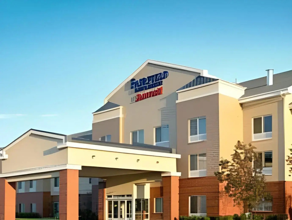 Fairfield Inn & Suites by Marriott Detroit Metro Airport Romulus
