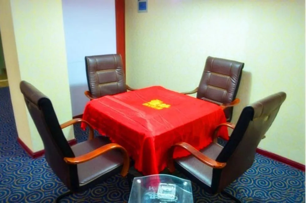 Yiyang Three-star Business Hotel
