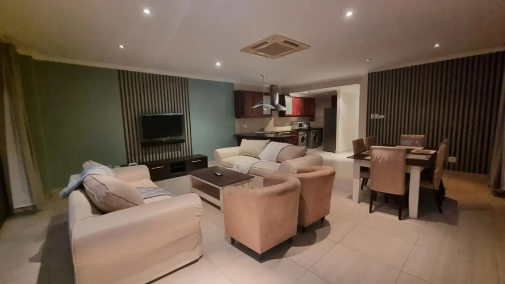 Accommodation Front - Homely 6 Sleeper with Canal Views near the Beach