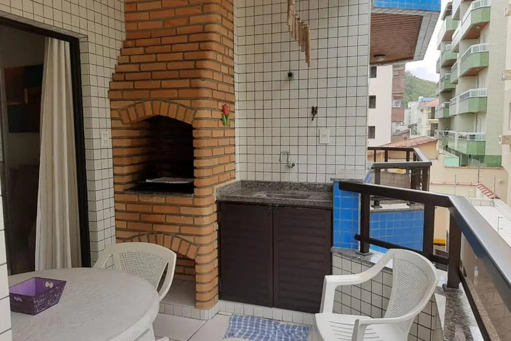 Apartamento localizado a 80 metros da praia grande em Ubatuba apto 14B