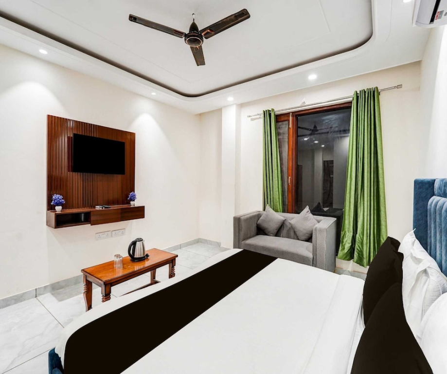 Hotel O Sector 18 Noida Formerly Terrene Empire