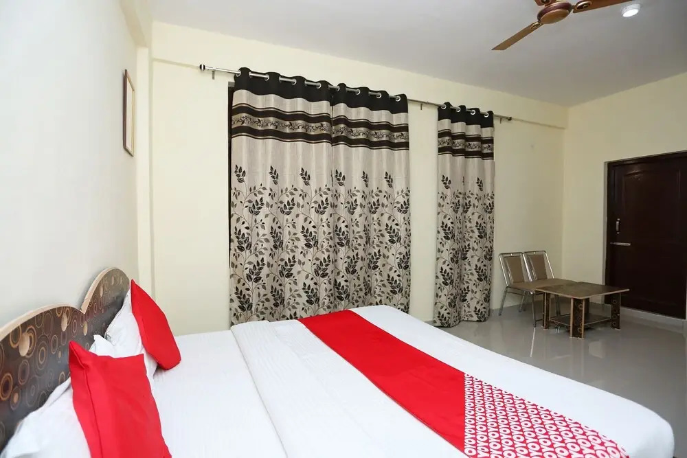 OYO 33407 Hotel Ashiana