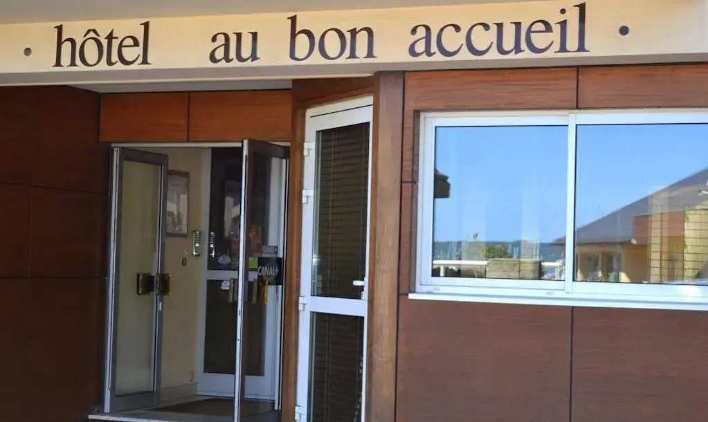 Louis Hotel