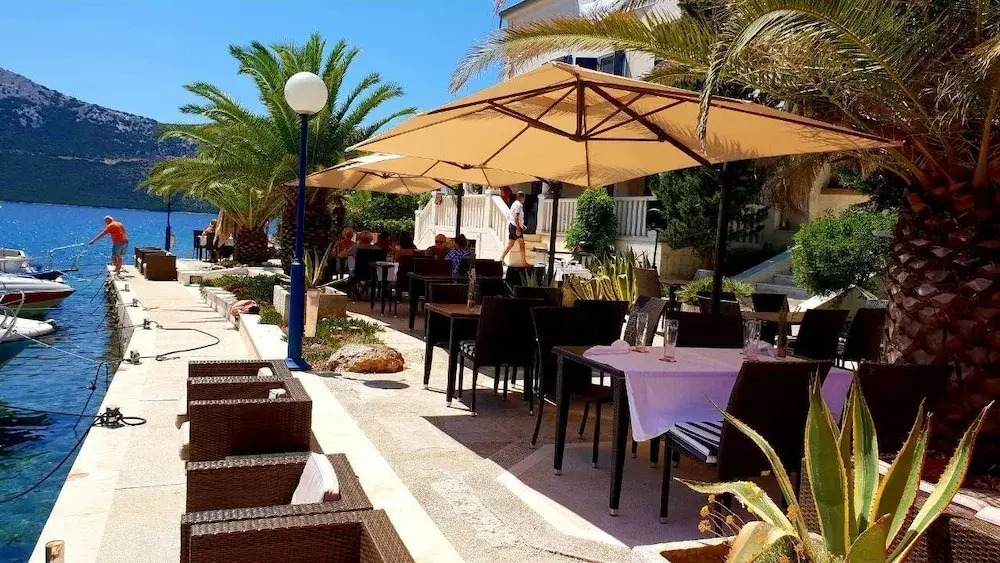 Villa Rava Hotel & restaurant