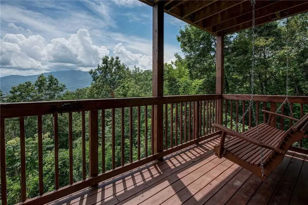 Smoky Mountain View 3 Bedroom Home with Hot Tub