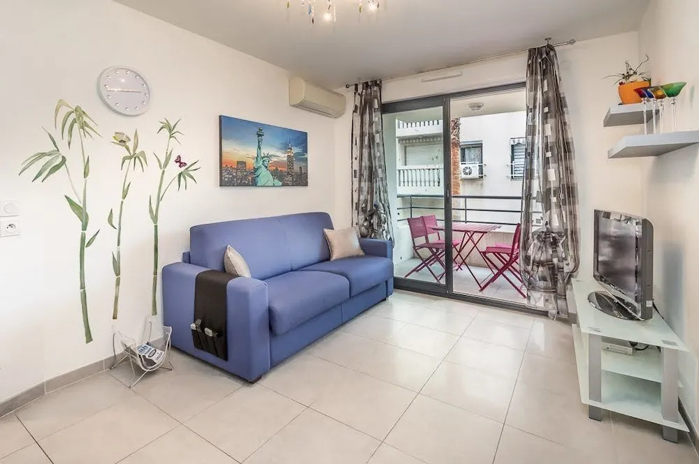 Bone Street Apartment