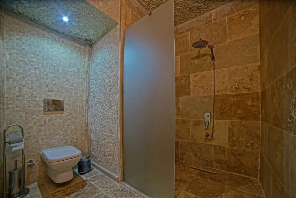 Zeus Cave Suites