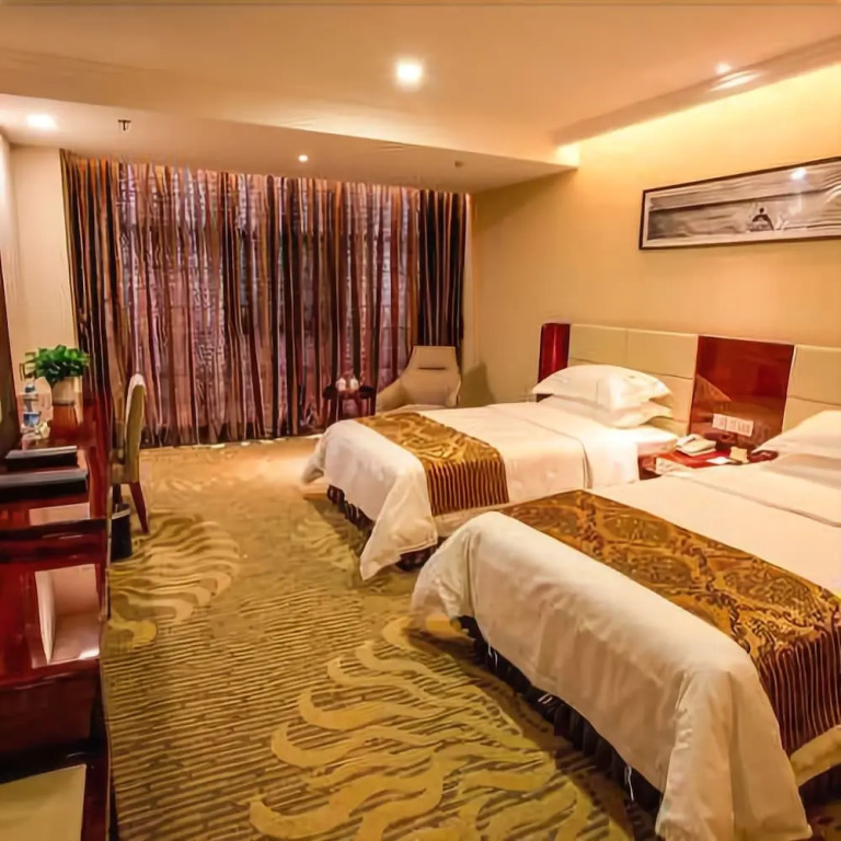 Noble Earl Hotel