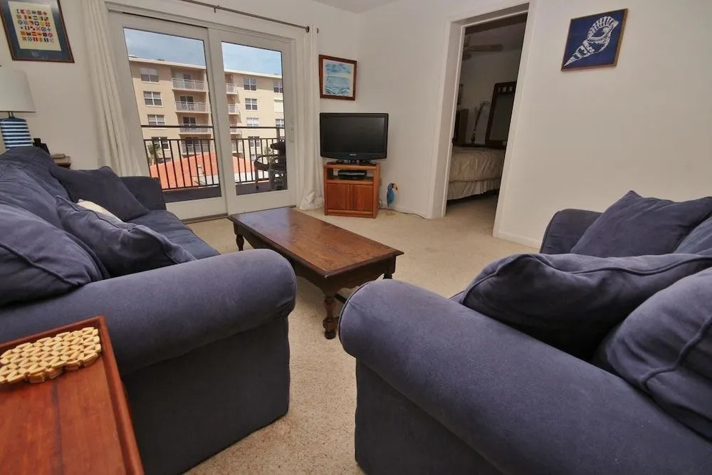 Sea Coast Gardens III 313 Apartment 2