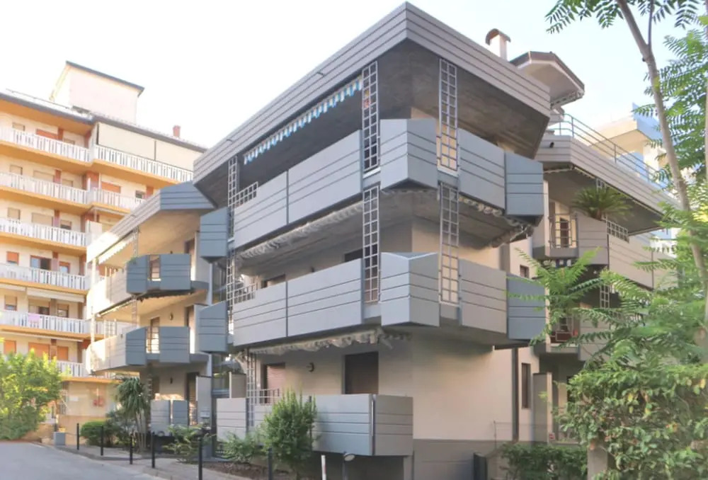 Modern Duplex 90mt From the Beach