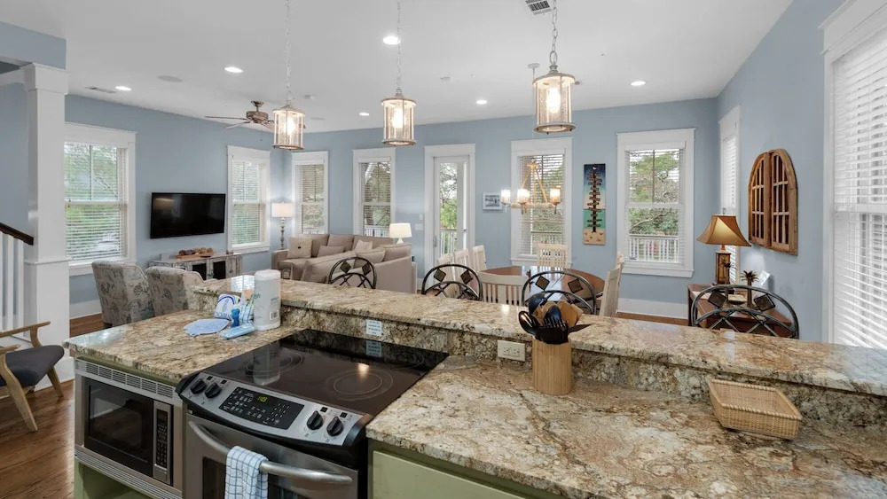 Minutes to the Beach - Gated Community With 2 Pools
