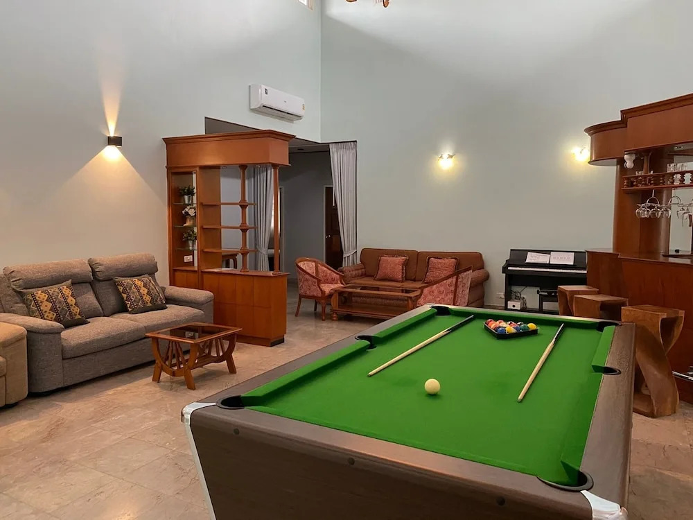Lets Chill Pool Villa Najomtien Sattahip