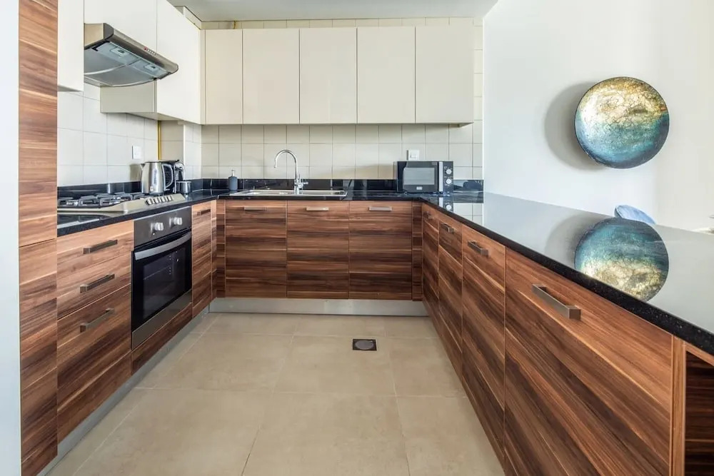 Modern & Classy 1BR Overlooking Marina!