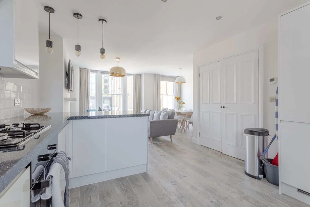 Stunning 3 Bedroom 2 Bath in Fantastic Location