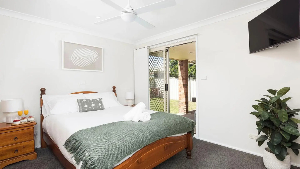 Whitesands Hideaway - STAY three PAY two