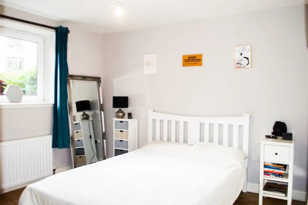 2 Bedroom Apartment in Edinburgh With Private Garden
