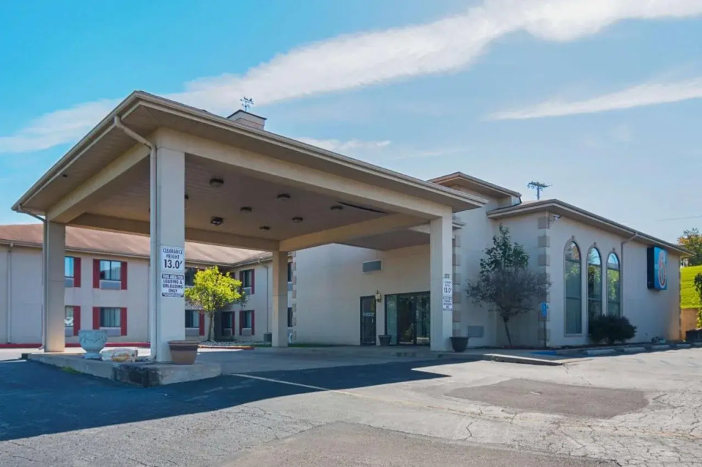 Motel 6-Hannibal, MO