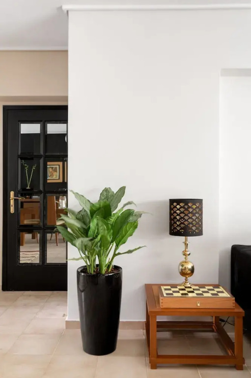 Fresh Detailed Stylish Apt at Acropolis