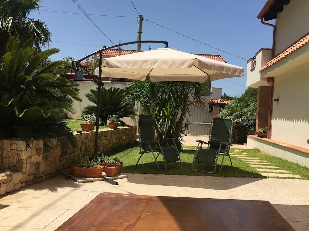 Traditional Villa in Cinsi With Garden