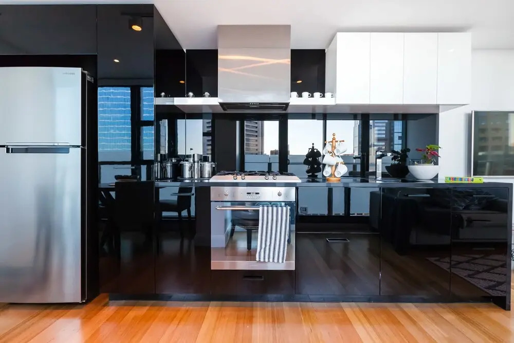 LOGAN, 2BDR Melbourne Apartment