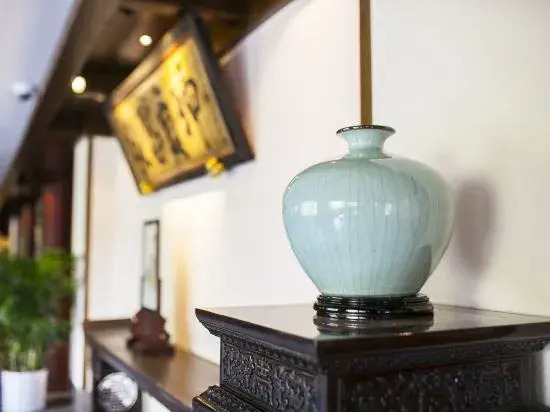 Wuzhen Zhaoming House