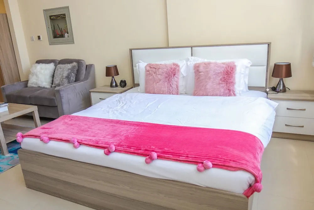 Studio Apartment in Silicon Gates 4