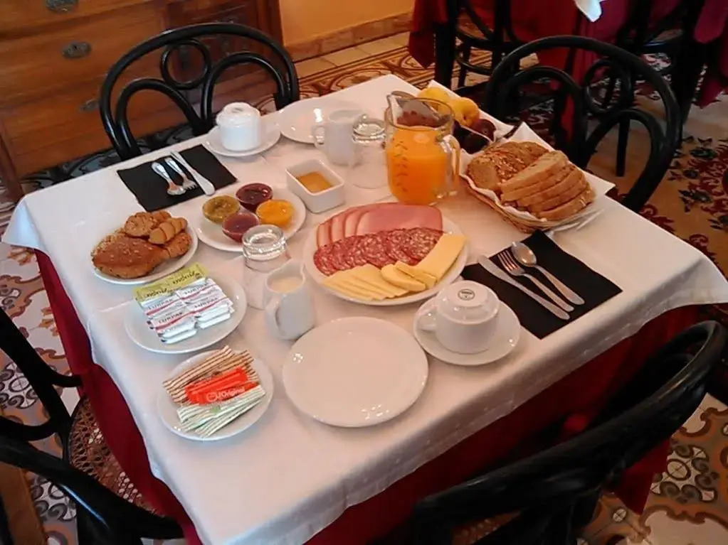 Tinion Hotel