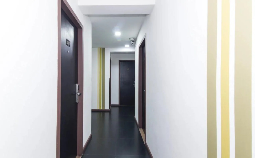 Basic Hotel