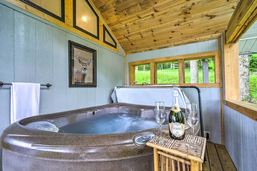 Mtn Treehouse w/ Fire Pit, Breathtaking Views