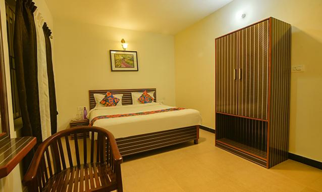FabHotel Greenwood Stays