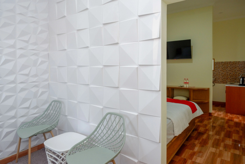 RedDoorz near Rita Supermall Purwokerto 2