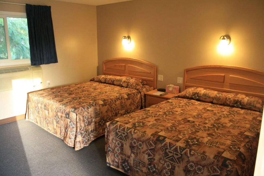 Lamplighter Inn