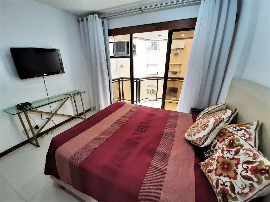 Apartamento Com Serviços Próximo A Praia De Ipanema