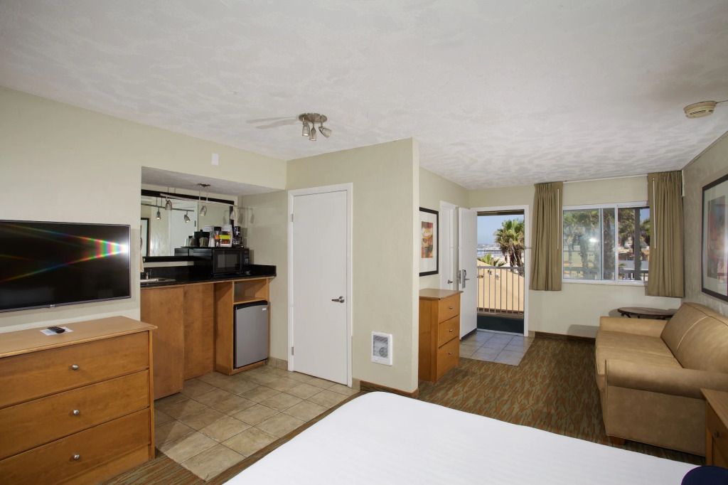 Surfer Beach Hotel