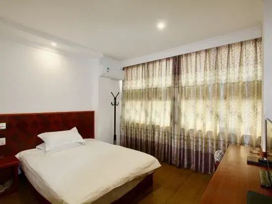 Haiyan Liangting Bridge Hotel
