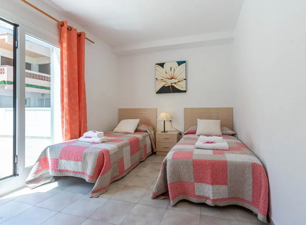 Modern Family Apartment Near Beach
