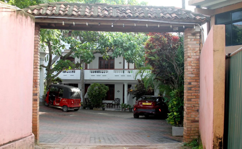 Hotel Happy Night & Restaurant