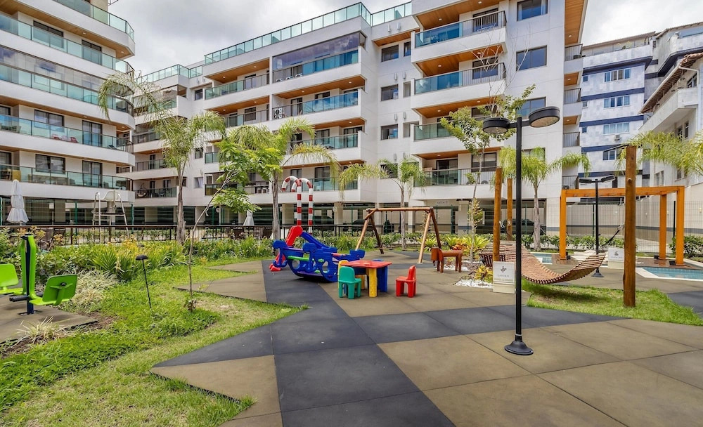 Apt w/ Balcony, BBQ & Pool View Ano0209