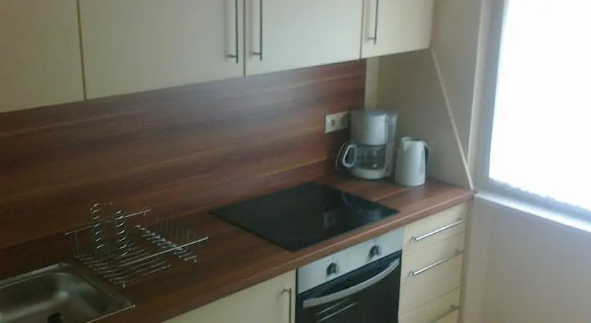 Leander Apartman