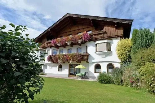 Ferienwohnung Seethaler - Gartenblick