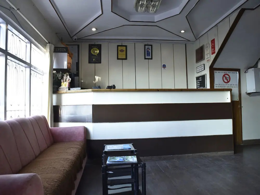 Itsy Hotels Crystal Palace Shimla With Valley View
