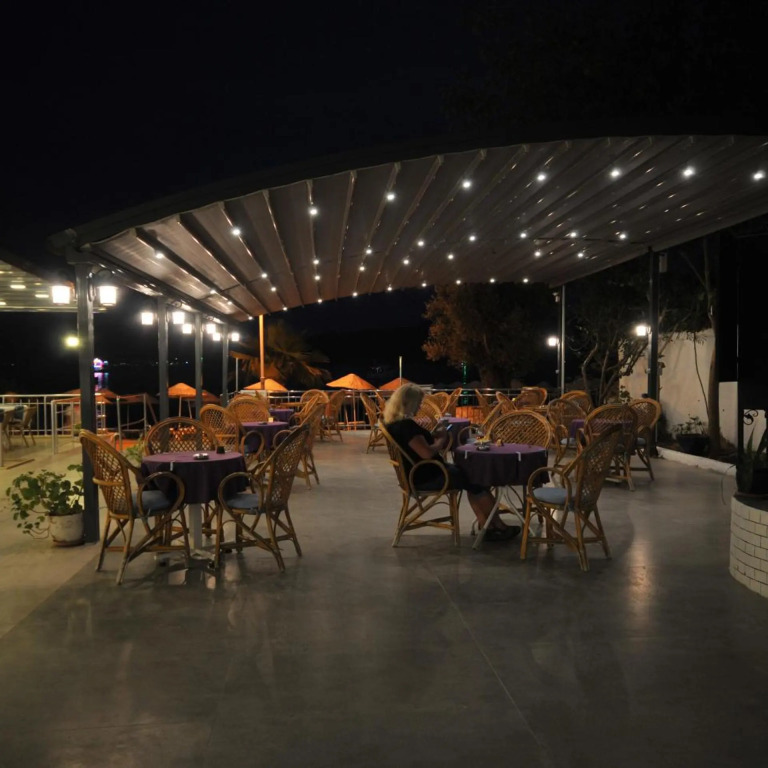 Amos Hotel