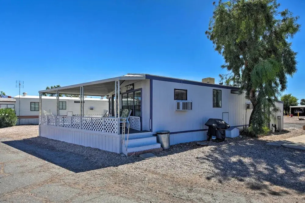 Lake Havasu Home w/ Resort Perks, Walk to Lake